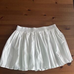 Elegant White Pleated Skirt